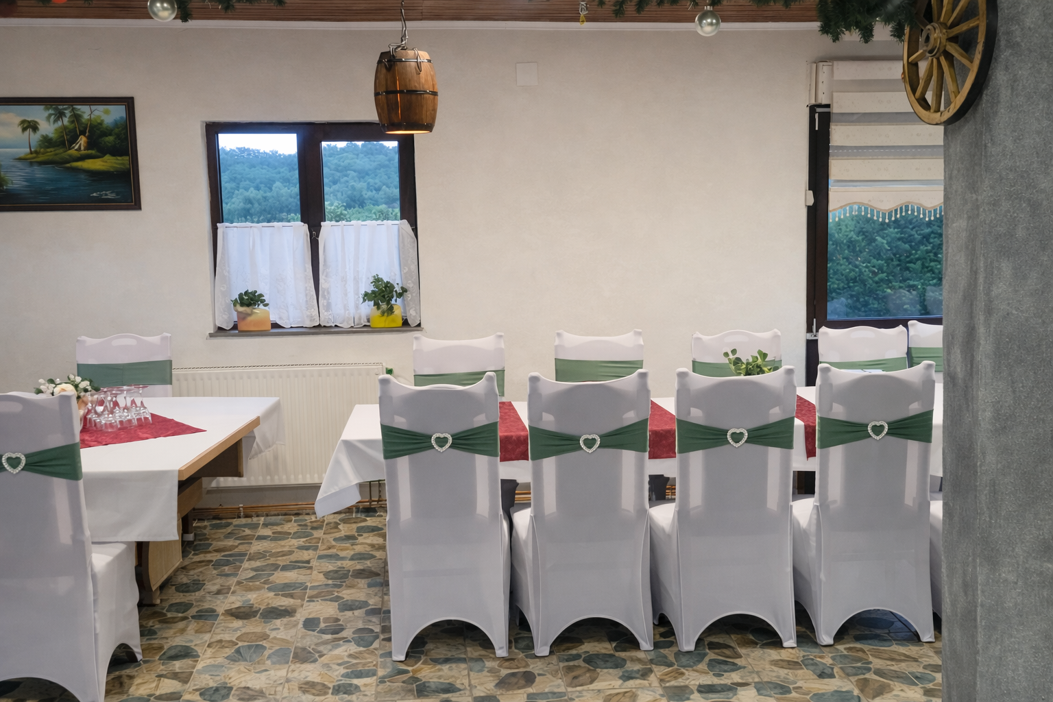 Detalii din bufetul traditional