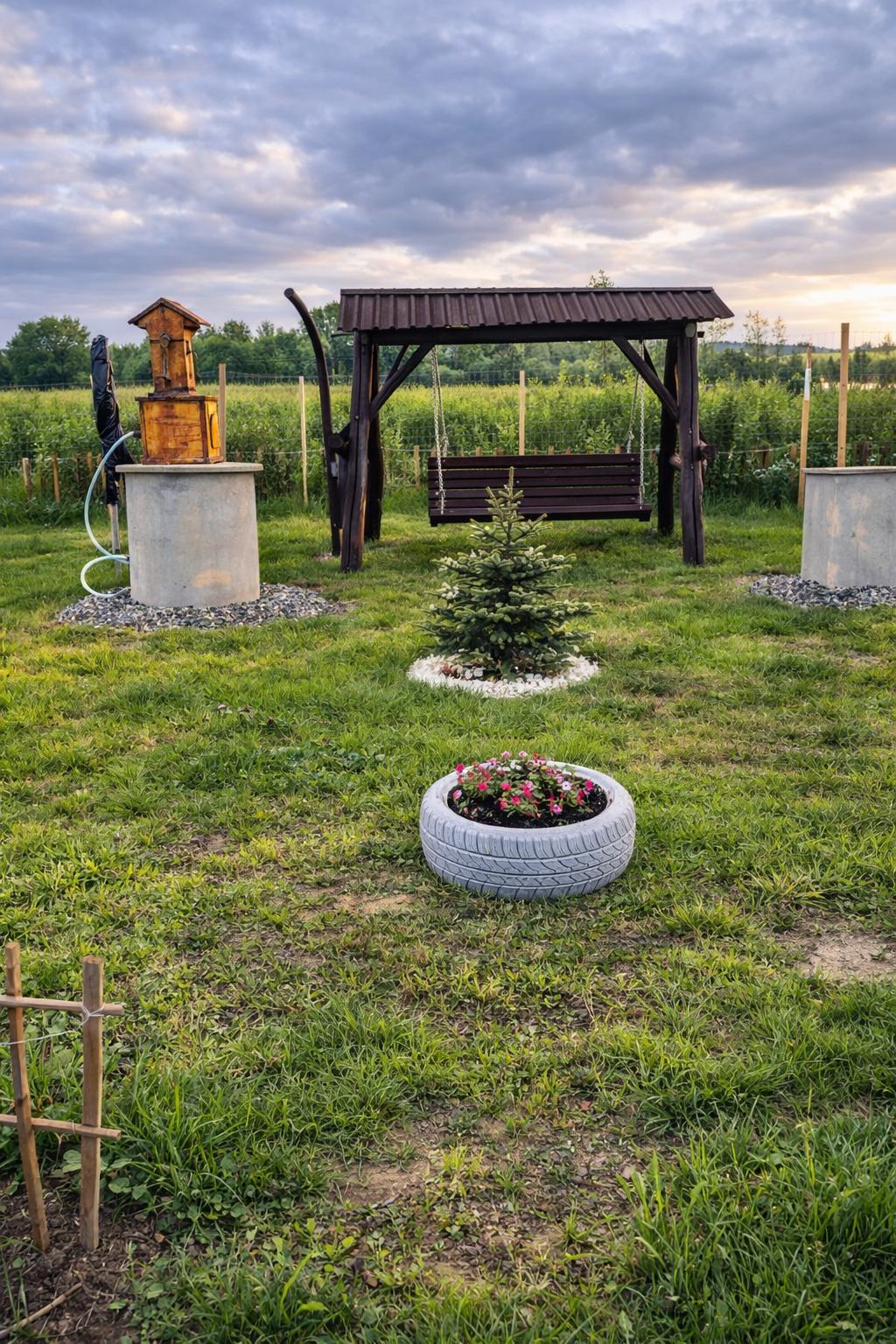 Curte rustica si spatiu de relaxare